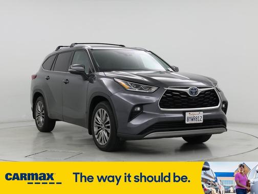 2022 Toyota Highlander Hybrid Platinum
