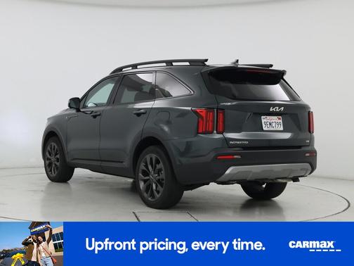 Green 2023 Kia Sorento SX