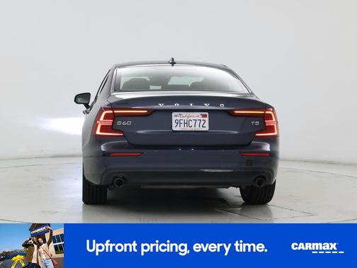 2021 Volvo S60 T5 Momentum