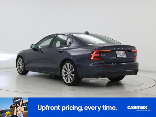 2021 Volvo S60 T5 Momentum