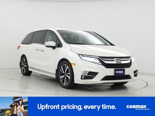 White 2018 Honda Odyssey Elite