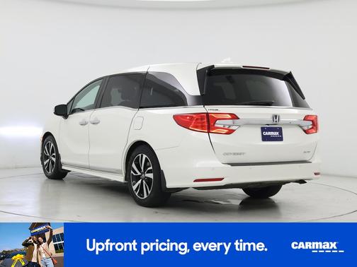 White 2018 Honda Odyssey Elite