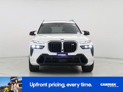 White 2024 BMW X7 M60