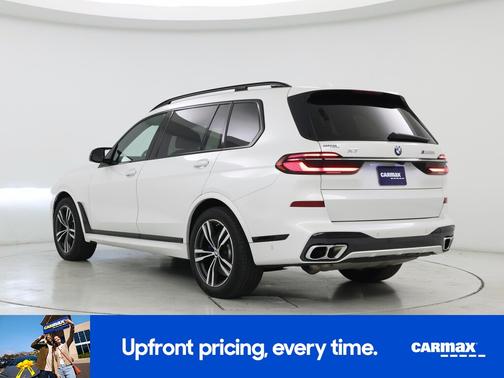 White 2024 BMW X7 M60