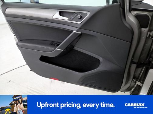 2017 Volkswagen Golf SE