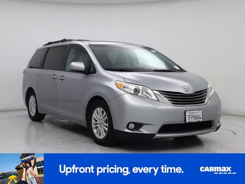 Silver 2014 Toyota Sienna XLE