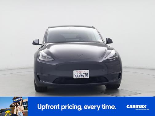 Gray 2025 Tesla Model Y Long Range