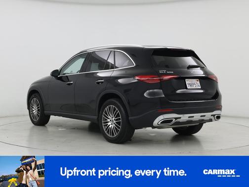 Black 2024 Mercedes-Benz GLC 300