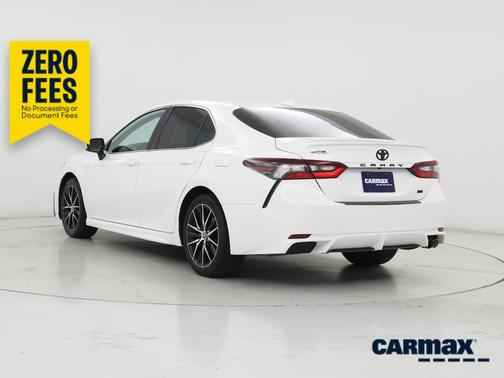 White 2022 Toyota Camry SE