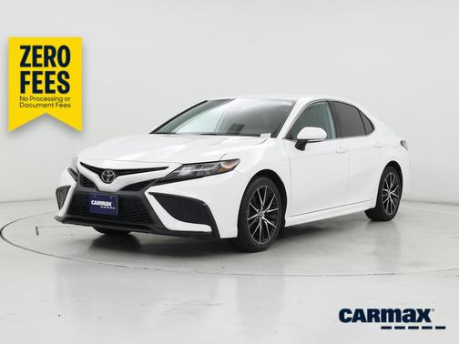 White 2022 Toyota Camry SE