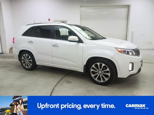 White 2014 Kia Sorento SX