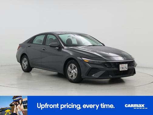 Gray 2025 Hyundai ELANTRA SE