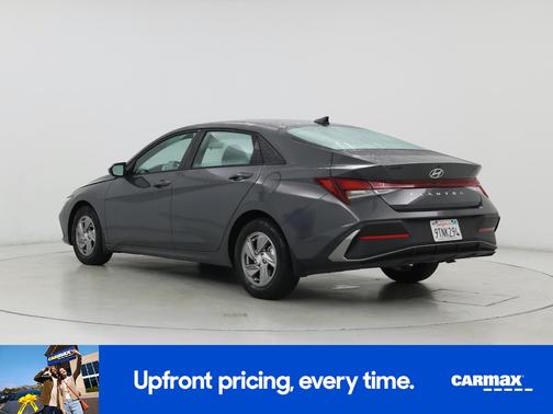 Gray 2025 Hyundai ELANTRA SE