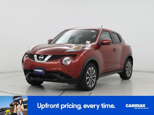 Red 2017 Nissan Juke SV