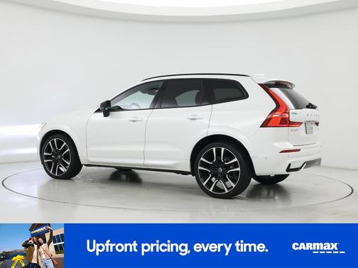 White 2024 Volvo XC60 B5 Ultimate Dark Theme
