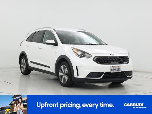 White 2019 Kia Niro LX
