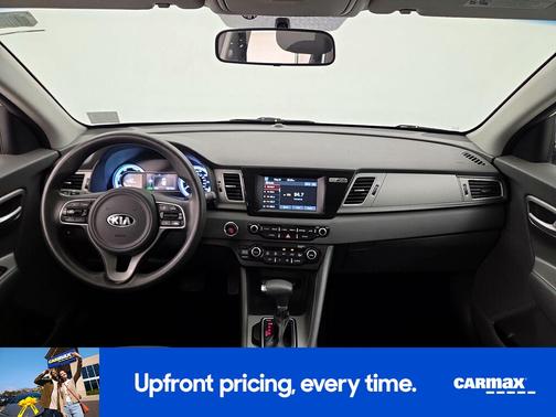 White 2019 Kia Niro LX