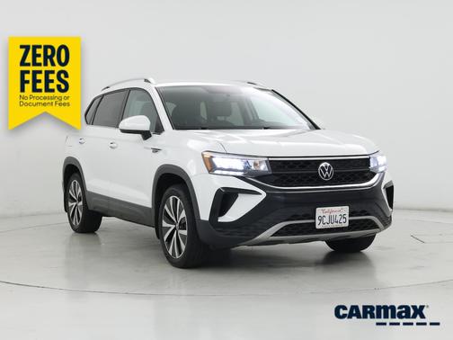 White 2022 Volkswagen Taos SE