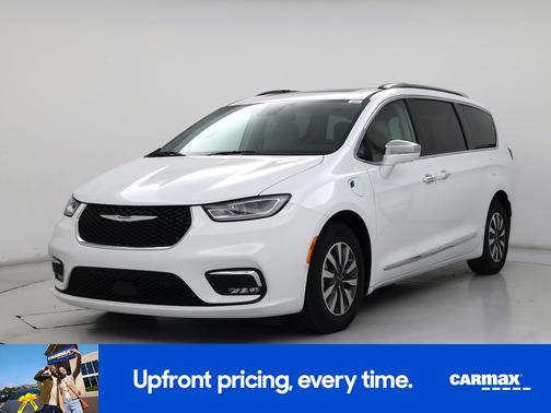 White 2021 Chrysler Pacifica Hybrid Limited