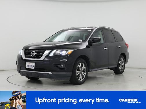 Black 2019 Nissan Pathfinder SL