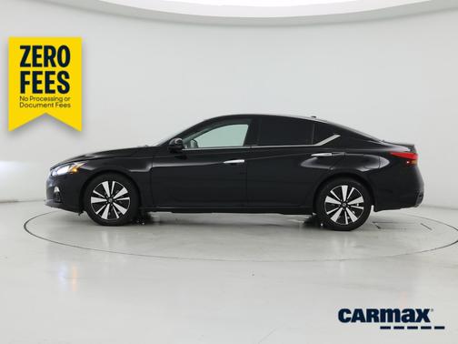 Black 2022 Nissan Altima SL