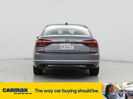 2018 Volkswagen Passat R-Line