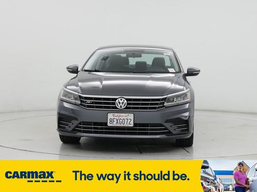 2018 Volkswagen Passat R-Line