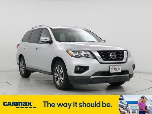 2018 Nissan Pathfinder SV