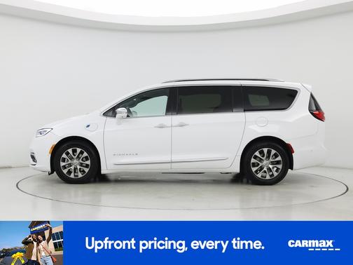 White 2021 Chrysler Pacifica Hybrid Pinnacle