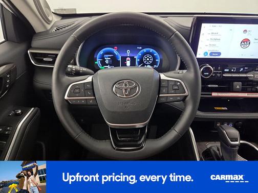 White 2025 Toyota Highlander Hybrid Limited 25th Edition