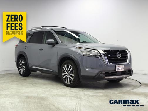 Gray 2022 Nissan Pathfinder Platinum