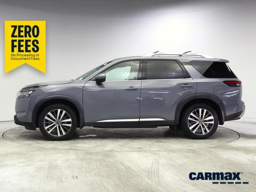 Gray 2022 Nissan Pathfinder Platinum