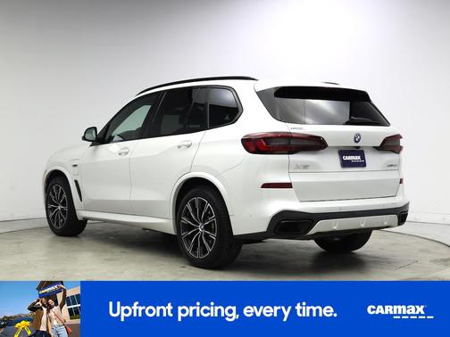White 2022 BMW X5 PHEV XDrive45e
