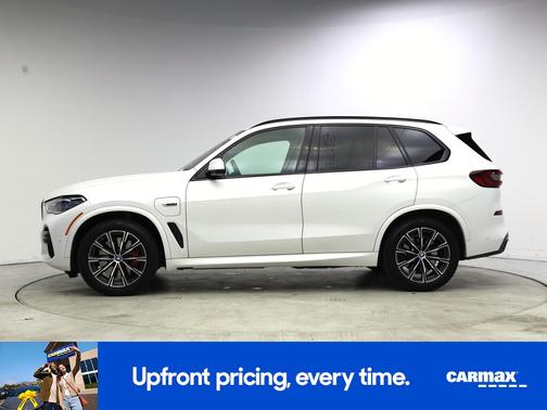 White 2022 BMW X5 PHEV XDrive45e