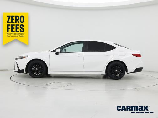 White 2025 Toyota Camry SE