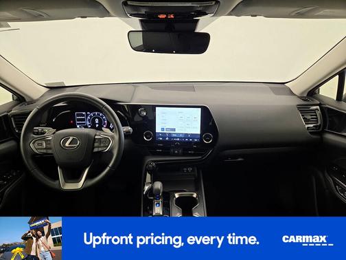 White 2024 Lexus NX 250