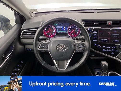 White 2018 Toyota Camry XSE