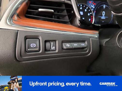 Gold 2018 Cadillac XT5 Platinum