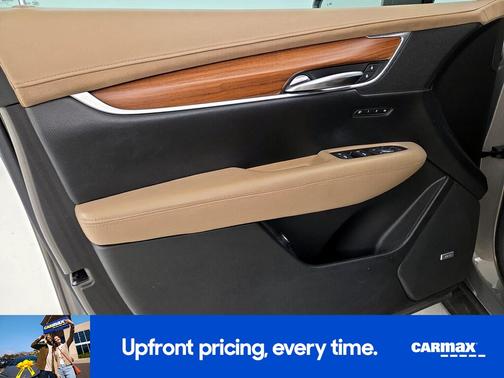 Gold 2018 Cadillac XT5 Platinum