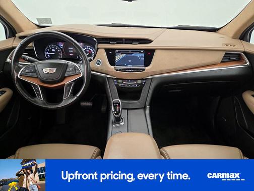 Gold 2018 Cadillac XT5 Platinum
