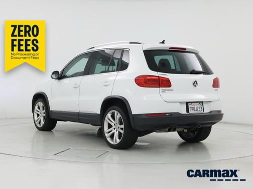 White 2016 Volkswagen Tiguan SE