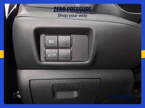 Black 2023 Toyota Highlander Hybrid XLE