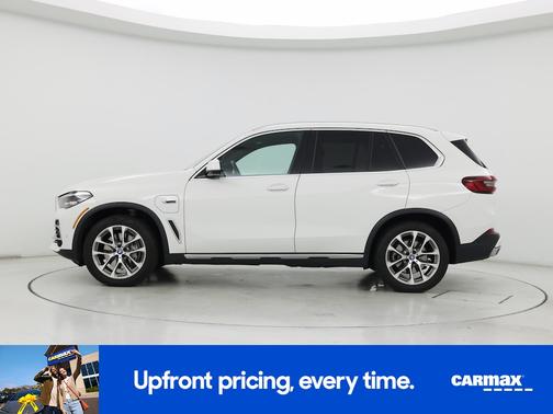 White 2022 BMW X5 PHEV XDrive45e