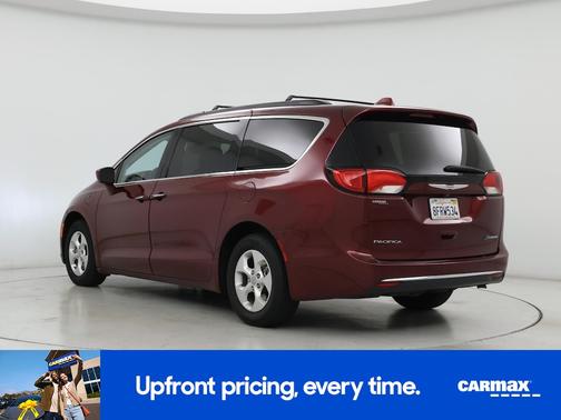 2017 Chrysler Pacifica Hybrid Premium
