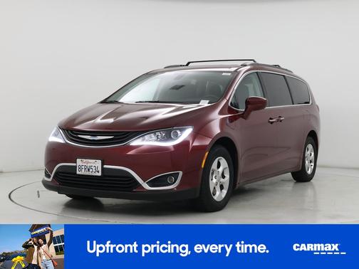 2017 Chrysler Pacifica Hybrid Premium