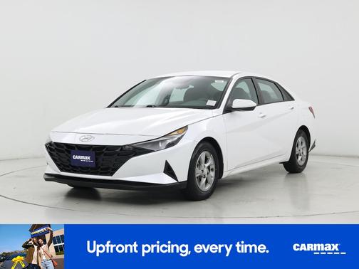 White 2022 Hyundai ELANTRA SE