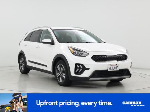 White 2022 Kia Niro LXS