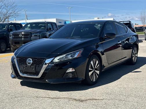 Super Black 2019 Nissan Altima 2.5 SL