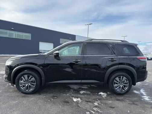 2025 Nissan Pathfinder SV 4WD