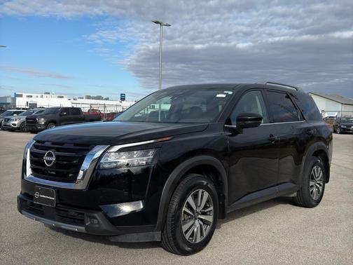 2022 Nissan Pathfinder SL 4WD